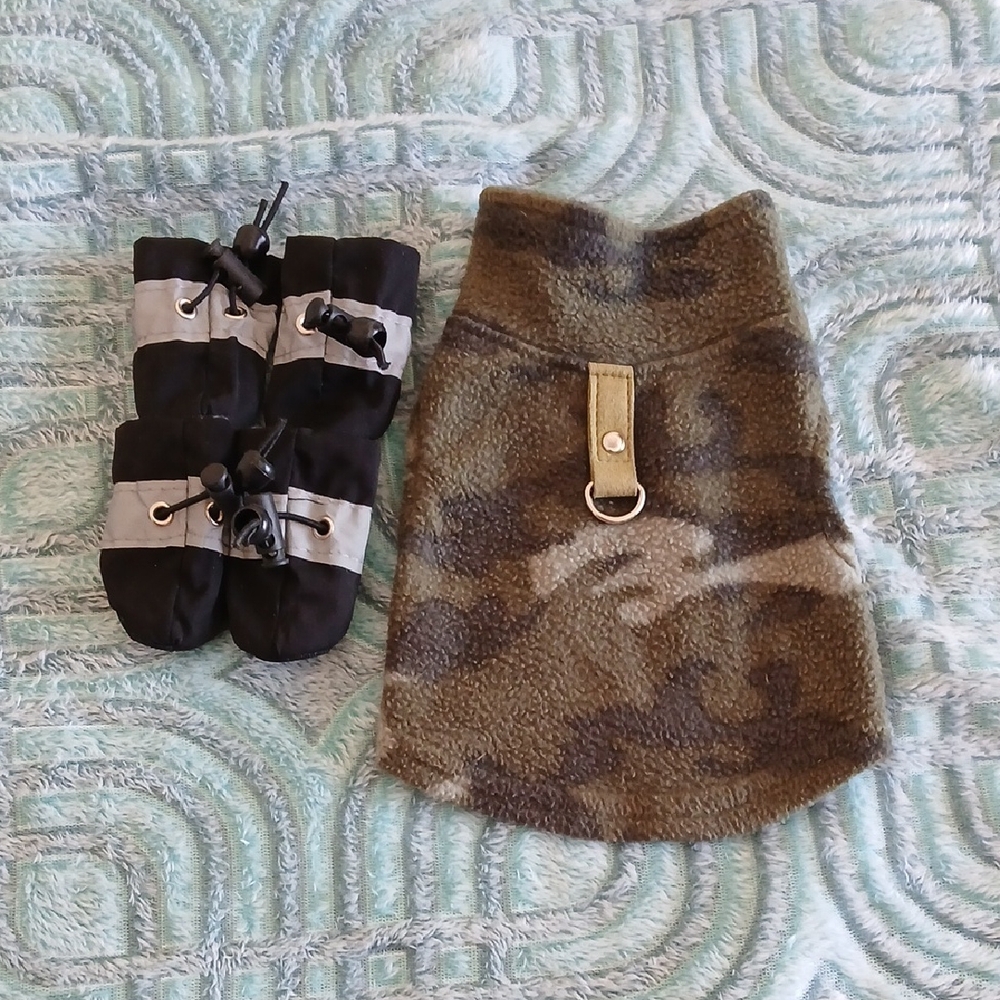Camouflage Dog Coat and Black Boot Set